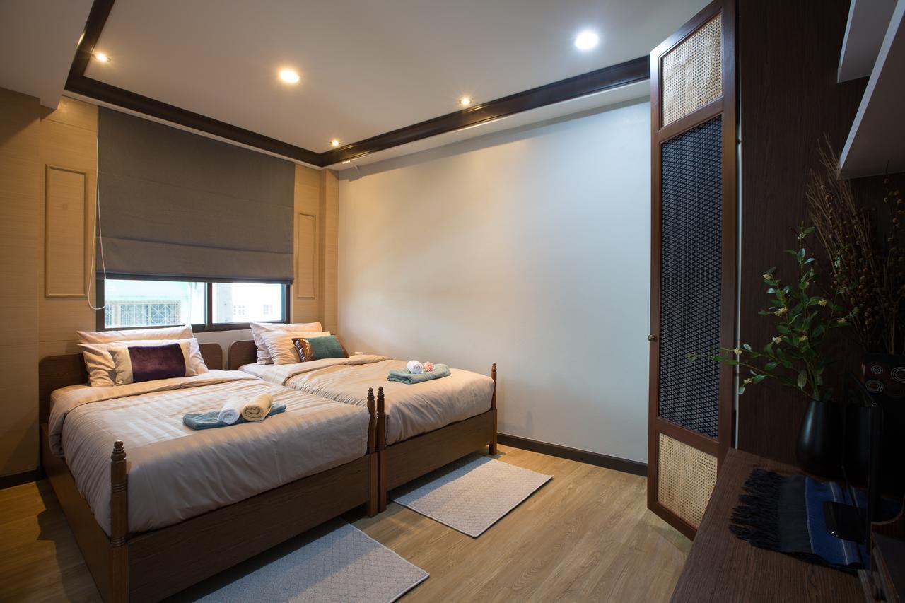 Twin Room with Shared Bathroom